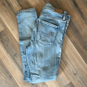 American Eagle high rise jegging size 8 regular medium wash